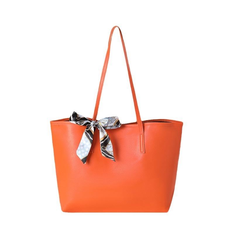 Minimalist Large-Capacity Tote Bag with Lychee Pattern
